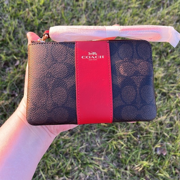 NWT Coach Signature Zip. Wristlet with Red Stripe - Picture 12 of 12